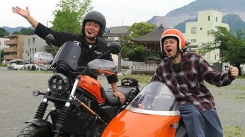 バイク大好き芸人のスピードワゴン・井戸田潤が、バナナマン・設楽統をサイドカー乗せ神社仏閣の参拝を目指す『いちにの参拝』