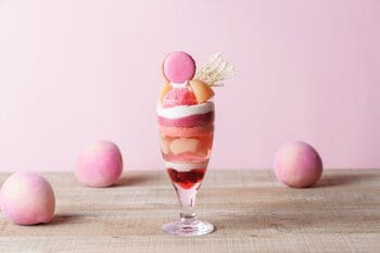 みずみずしくて、やさしく甘い― 。桃に恋する夏パフェ～7月は「とろける桃のパフェ」が、新登場！～