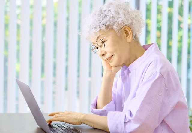 働くシニア世代が増加中！「仕事をえり好みしない」「挨拶は自分から」「自慢話は1回まで」など、気をつけるべきポイントは？