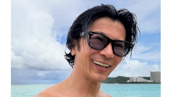 武田真治 “インパクト抜群”な寝癖ショット公開！大ボリュームの乱れ髪を多方向からノリノリで自撮り「あしたのジョーみたい」「髪の毛ふさふさ」