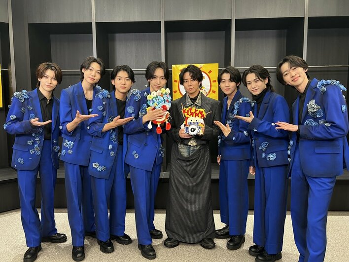 【写真54枚】CLASS SEVENのライブ写真&北山宏光さんも加わった舞台裏ショットを見る
