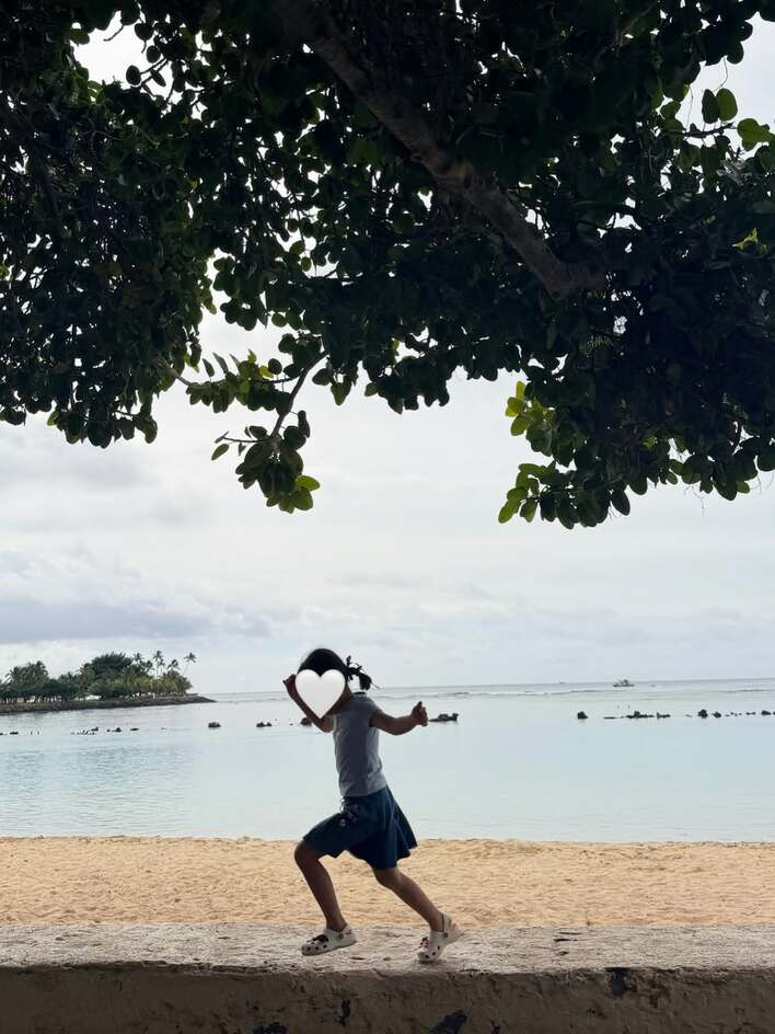 近藤千尋 夫ジャンポケ・太田＆娘たちとハワイ旅行を満喫！おそろいの
