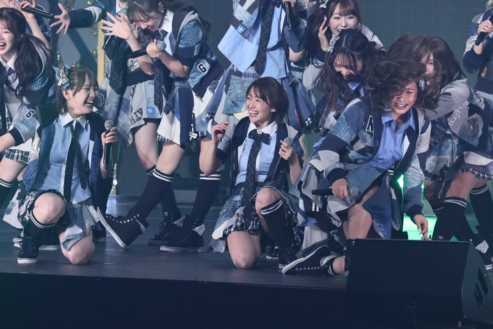 LE SSERAFIM・SAKURA&川栄李奈がサプライズVTR登場！一番の思い出は