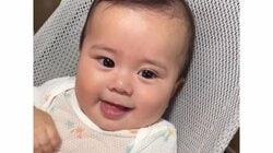 むちむちあんよで「えいしょ」生後9ヶ月の赤ちゃんが絵本を取ろうと奮闘！あと一歩のところで届かなかった“まさかの結末”に本人も大笑い！【激かわキッズ奇跡の瞬間】