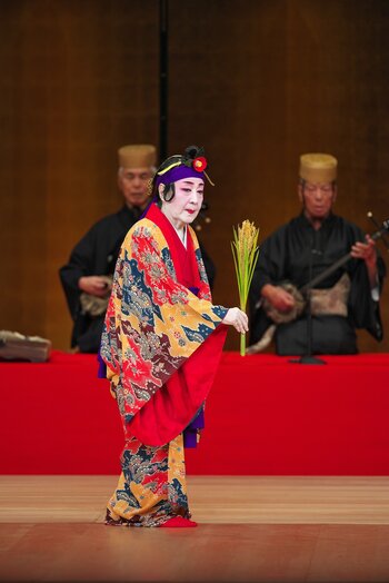 首里城正殿、ついに復元！横浜能楽堂で琉球芸能の祝宴を開催