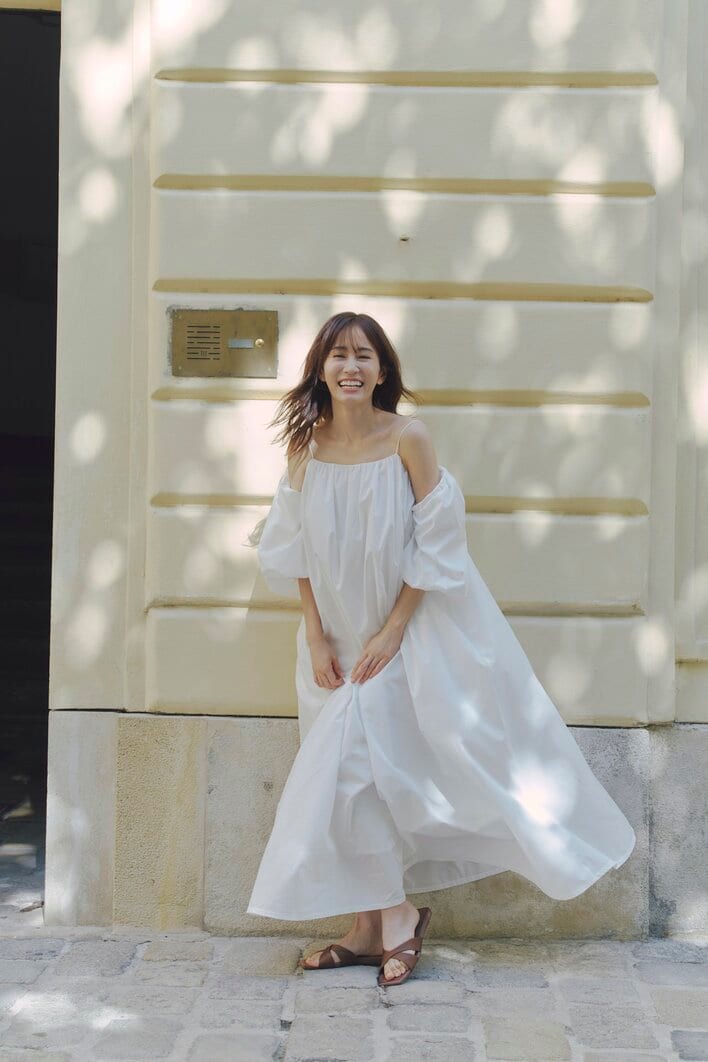 大人の魅力が止まらない！前田敦子 黒ランジェリー姿でアンニュイな