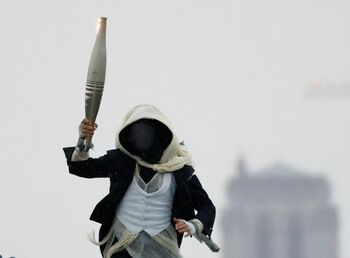 “世界最速ものまね”が話題 レイザーラモンRGがパリ五輪開会式の覆面ランナーに「発想が天才」の声