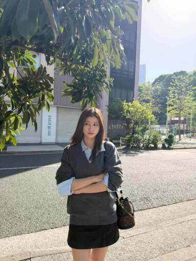 よく見たらいた爆笑」生見愛瑠 思わず“写真ズームしたくなる”コーデに