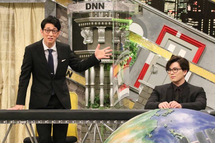 新田真剣佑の前で、柴田英嗣が次々とスタッフのミスをツッコんでいくものの…