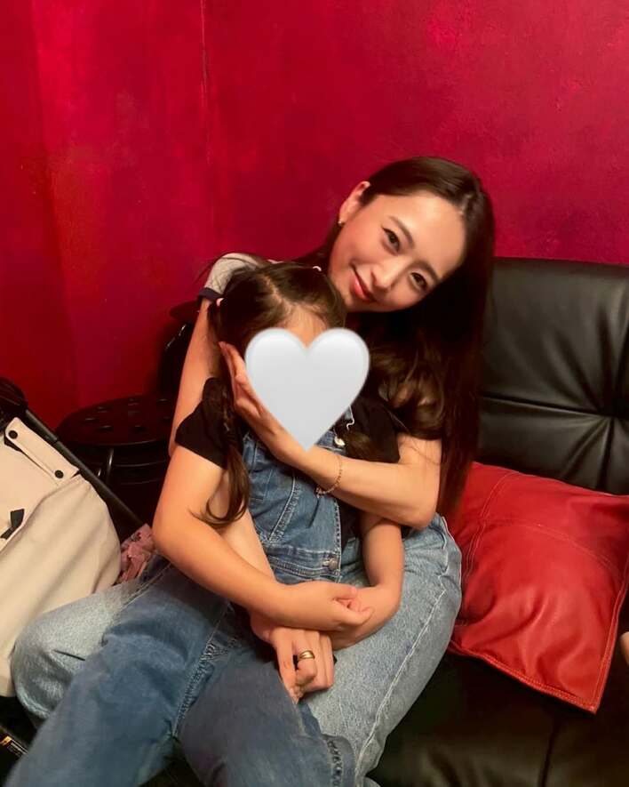 ラブラブ」近藤千尋 夫・太田博久との密着ショットに「憧れちゃいます