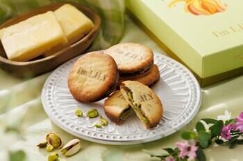 《 ホワイトデーのお返しにも 》木の実とバターのお菓子【I’m LILY】より昨年大好評の『ショコラサンドクッキー ピスタチオ&バター』を3/1（日）から今年も発売いたします！