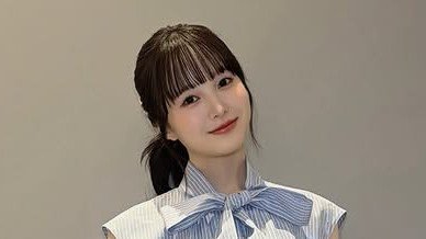 本田紗来 脚の長さ際立つ“ミニ丈コーデ”披露！爽やかで華やかな夏服を着たスタイル抜群な姿に「まるでお人形」「脚細長い」