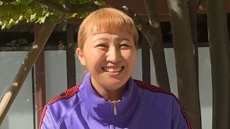 丸山桂里奈「喧嘩しまくりだけど…」2歳娘&母の“仲良し”ツーショット公開！“カエル足”で眠る激かわ姿に「子どもあるある」と共感も