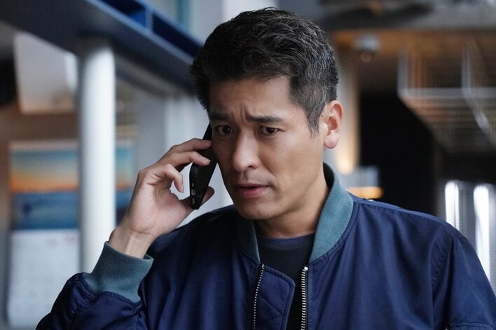 生きて帰ると誓い黒木（柿澤勇人）の捜索に向かった碇（佐藤隆太） 荒れた海に落下し絶体絶命＜『新東京水上警察』最終話完全版＞