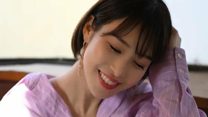 プライベート感満載！鷲見玲奈のデジタル限定写真集『陽だまりの中の鷲見玲奈』がリリース　カメラマンは中川絵美里