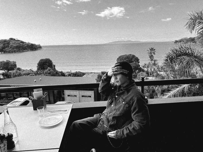 やること可愛すぎる」 岩田剛典 “個性的なアイス”を持ったおちゃめな自