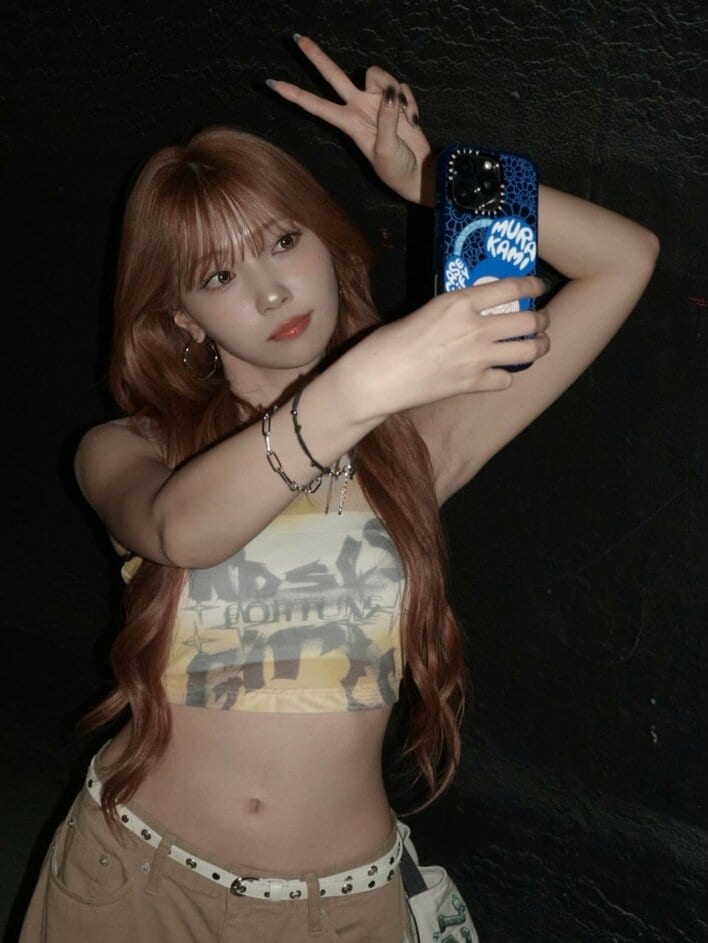 過去一かもしれん」NiziU・MAYUKA “レベチ”なスタイルのお腹見せタンク