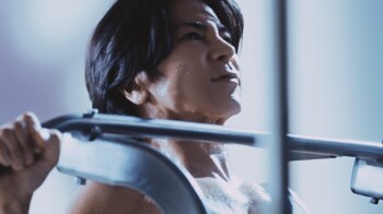 武田真治 撮影前に2時間みっちりパンプアップ！新CMで鍛え上げられた肉体美を披露