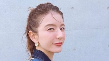 【旅館オープンで話題】スザンヌ “桜の妖精”な春私服コーデを披露！息子との仲良しツーショットに「笑顔に癒される」