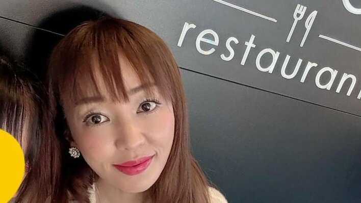 神田うの「プラハに来ております」家族旅行を満喫！娘とおそろいコーデで手つなぎショットなど仲良し親子の姿も