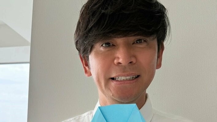 ますだおかだ・岡田 5歳＆1歳息子の“ワオッ！”がかわいい親子3ショット披露！家族で大阪旅行を大満喫する姿に「子煩悩ですね～」「いい顔してる」