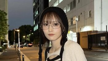 「最強すぎる‪」山本彩 お腹チラッと見せコーデを披露！「おヘソがカワイイ」個性的なファッションにファン絶賛