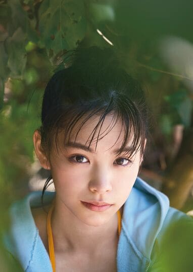 新カット解禁】當真あみ(18)1st写真集 汗水流した剣道部 透き通る瞳で