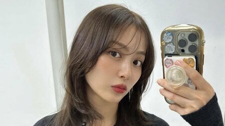 「いい女すぎ！」内田理央 沖縄での水着ショット公開！スラッと美脚を伸ばしてプールに浮かぶ様子に「写真集お願いします」