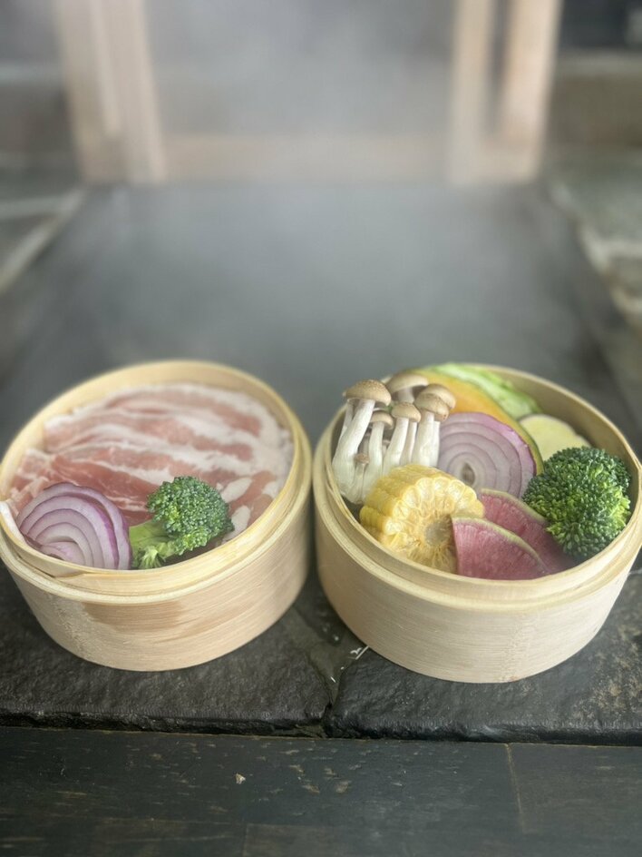 【源泉十割×地獄蒸し】新メニュー「ちょっとだけ地獄蒸し」爆誕！