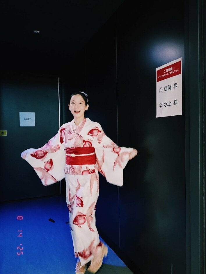 女神降臨」吉岡里帆 浴衣姿で“うなじ”際立つショット公開！透明感