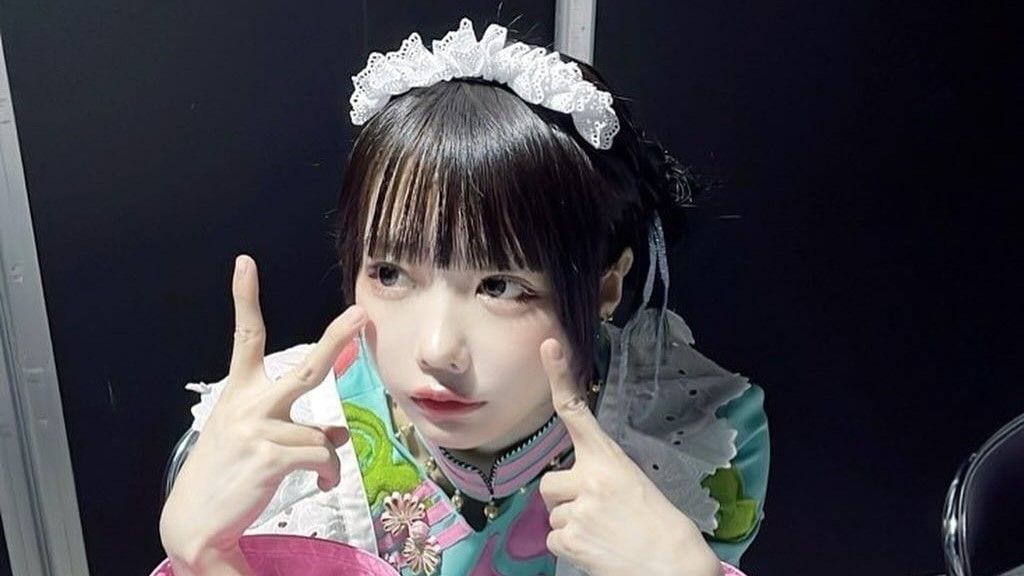 何しても可愛い」あのちゃん 白目姿や至近距離写真にファンも「ずっき