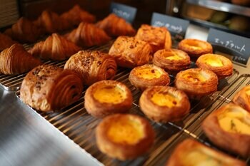 【清澄白河】倉庫をリノベしたオープンキッチンの本格ベーカリーカフェ「PARKSTAND Coffee & Bakery」がオープン！6月より、愛犬と過ごせるテラス席も新たにスタート