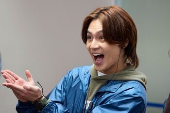 “ニセ部長”須永（新納慎也）の嘘に人事部は大パニック！人見（松田元太）が社長を巻き込み大事件に！？＜『人事の人見』第5話完全版＞