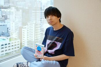 尾崎世界観インタビュー！初の対談集で言葉のプロ達と真剣勝負「不完全なままでも正直に聞いていきたいと思った」