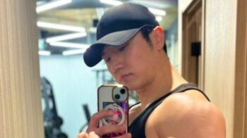 「これマジ？デカすぎでは？」コロチキ西野 鍛え抜かれた“極太の腕”を披露！タンクトップはち切れそうな胸板も「想像を何倍も上回ってた」「やば過ぎる」