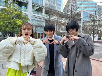 菜々緒×山本舞香×藤原大祐 ♡ポーズに「かわいすぎ」の声『忍者に結婚は難しい』