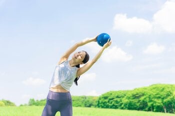 【仙台ロイヤルパークホテル】「バランスボール×ヨガ＆季節のアフタヌーンティーセット」アクティビティとティータイムを楽しむ1日限りのイベント