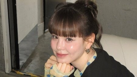 NiziU・MAKO 「振り幅すっごい」ヘソ出しツインテール姿を披露！“進化止まらない”ビジュアルの数々に「全部神すぎ」「めっちゃ似合う」