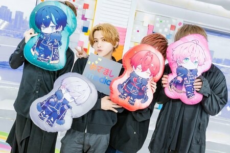 騎士X 自作の似顔絵入りプロフィール帳を公開！てるとくんは“ジェネリックばぁう”！？自称“運MAX”タケヤキ翔に「そんなない」しゆんがバッサリ