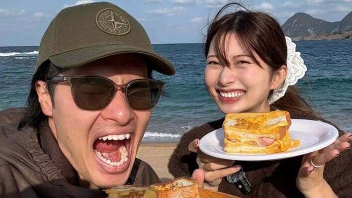 華金カップル 海をバックに“究極の朝活”披露！新たなキャンプ用グッズで 4年ぶり人気企画に「海と華金の相性最高！」とファン歓喜