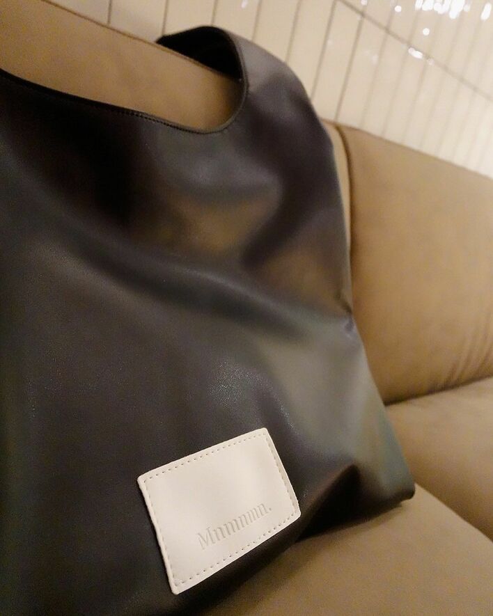 私情がどっぷり入ってます♡」めるる モノトーンコーデで誕生祭