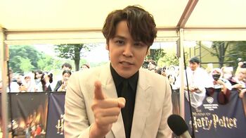 宮野真守 レッドカーペットで華麗なターン！鈴木唯アナのムチャぶりに神対応