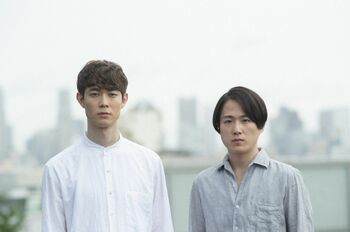 宮沢氷魚&大鶴佐助が“見えない敵”と闘う！舞台「ボクの穴、彼の穴。The Enemy」の再演が決定！