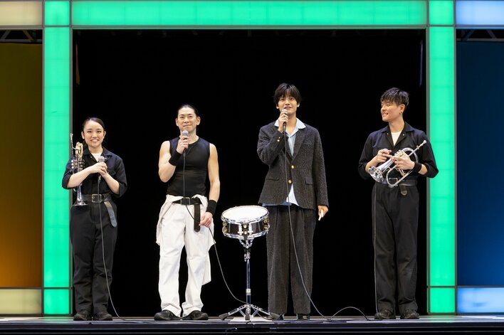 Aぇ! group佐野晶哉も「すごい高揚感！」と大興奮『blast ブラスト！』東京公演がついに開幕　日本公演950回達成記念の「プレミアム公演」も見逃せない！