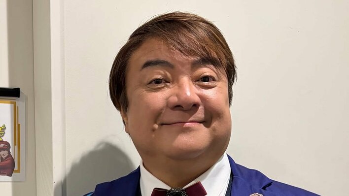 彦摩呂「誰やねん」若き日の色気漂うショット公開！クールなまなざしで見つめる様子やちゃめっ気たっぷりな姿に「イケメンすぎ」「惚れるわ～」