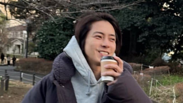 山下智久 “変装なし”で街を散策するオフショット公開！「last one