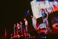 【独占＆写真25枚】RIIZEの圧巻パフォーマンスに会場が歓喜！INIとの壮観コラボ＆とびっきりかわいい笑顔で沸かせる『STAR×めざましライブ』