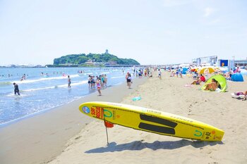 神奈川・藤沢市内3海水浴場で、海水浴場では全国初*となるGPS発信機付きライフジャケットの無料貸出を開始