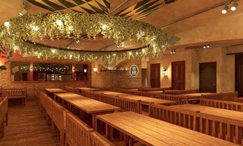 【メディア向け試食・内覧会】新宿に100席超の本格ドイツビアホール誕生。公式インポーター直営「ホフブロイ トウキョウ 新宿歌舞伎町店」を公開