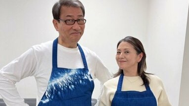 2つで400円？】小泉今日子＆中井貴一が藍染“リンクコーデ”公開でSNS